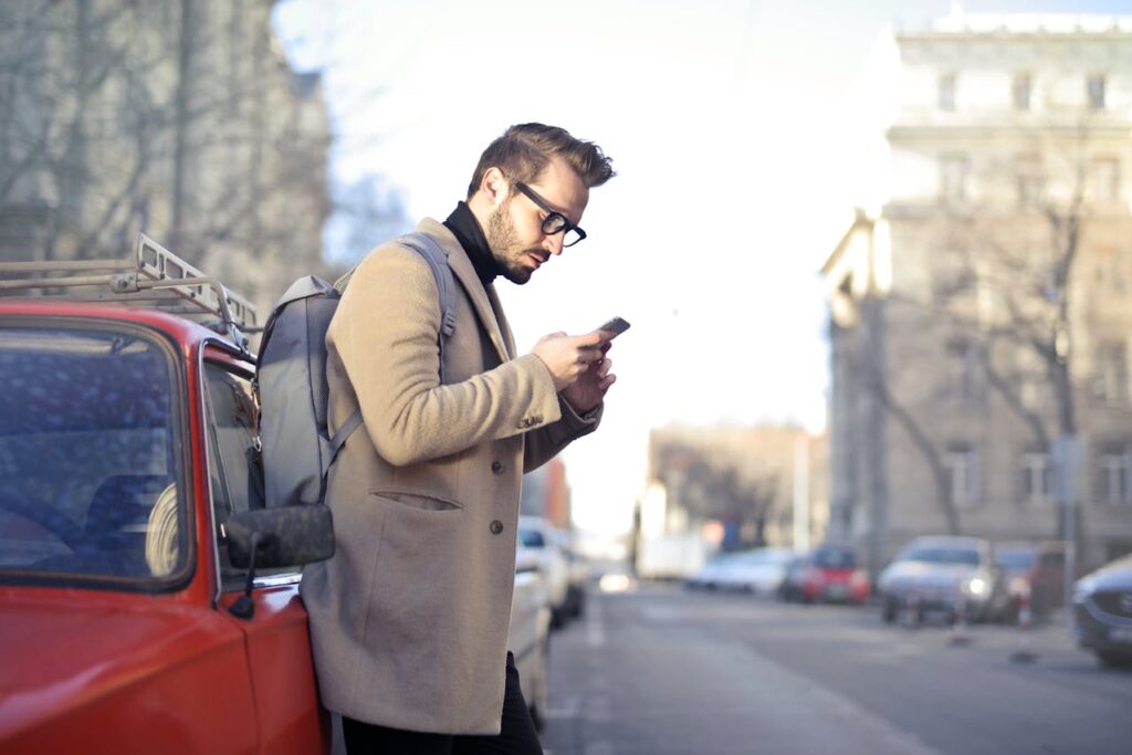 Opletten bij telefoontjes van 070 2079487 en onbekende nummers
